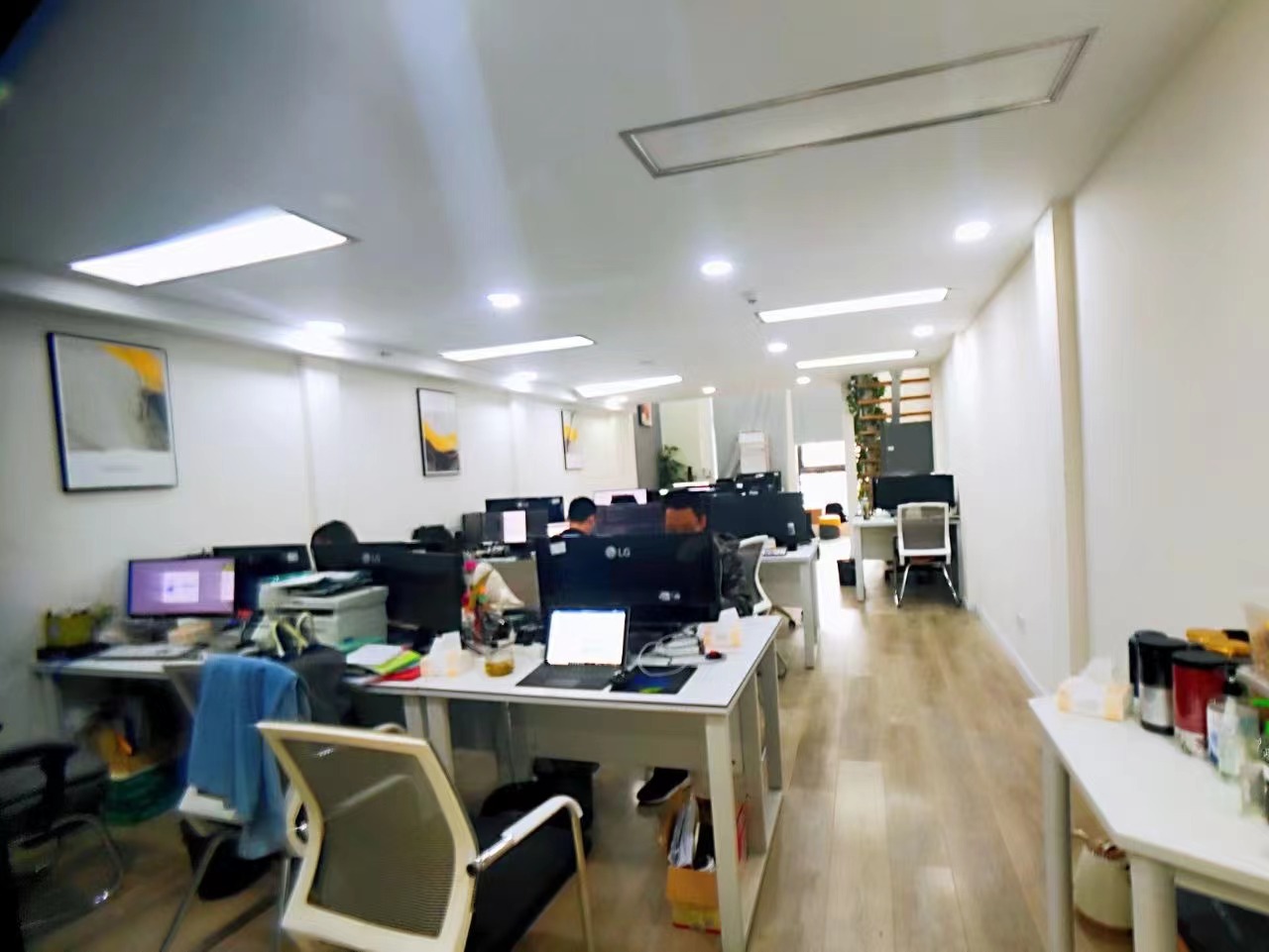 天府五街欧洲中心对街 无加班费 现房拎包办公