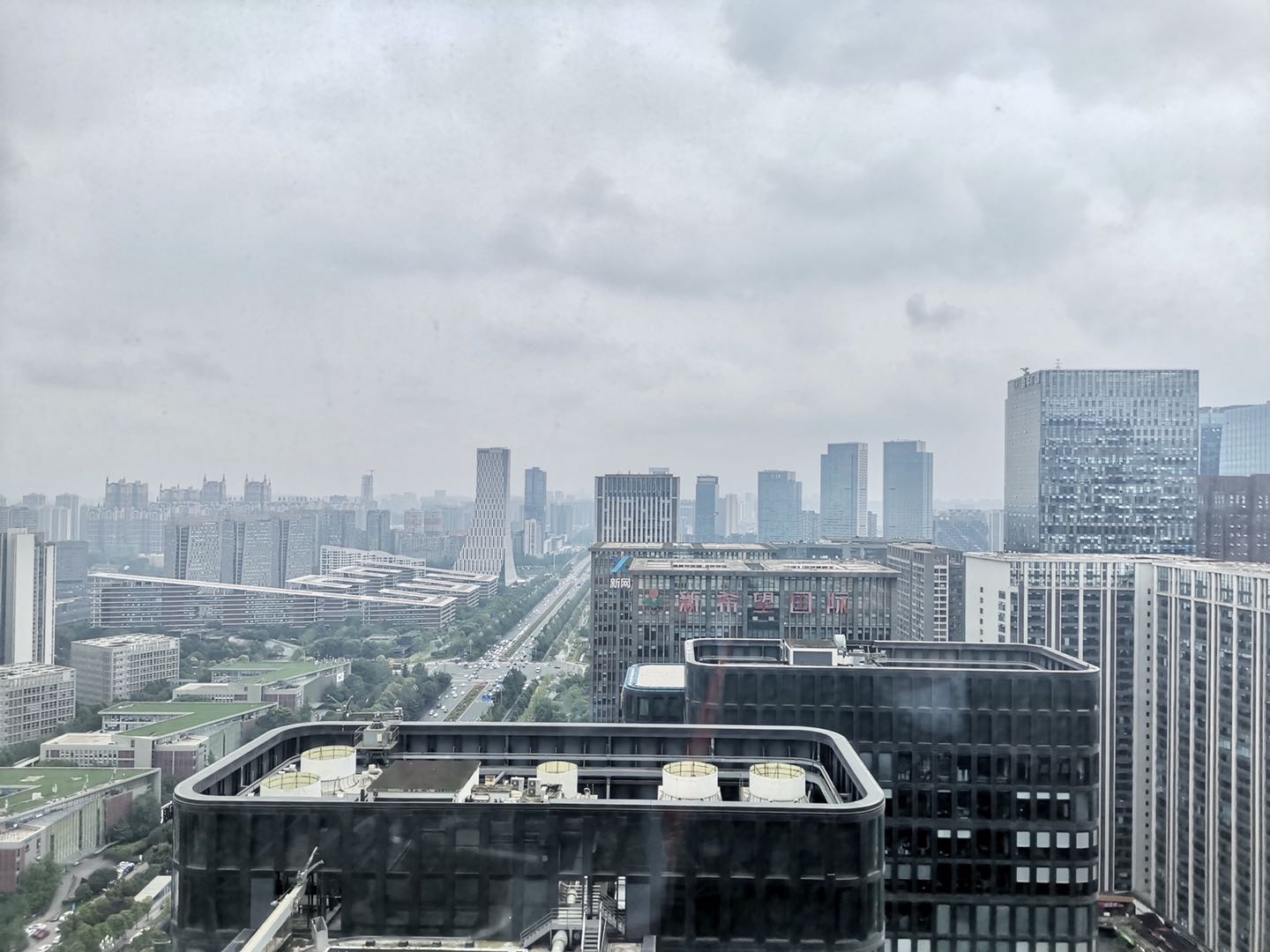 希顿国际广场大开间采光通透精装修带家具低公摊双开玻璃门近地铁