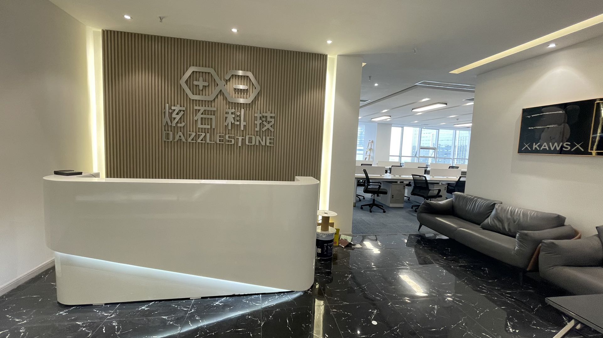 呈祥国际 4隔间45工位采光通透精装修带家具甲级写字楼低公摊无加时费双开玻璃门大气前台