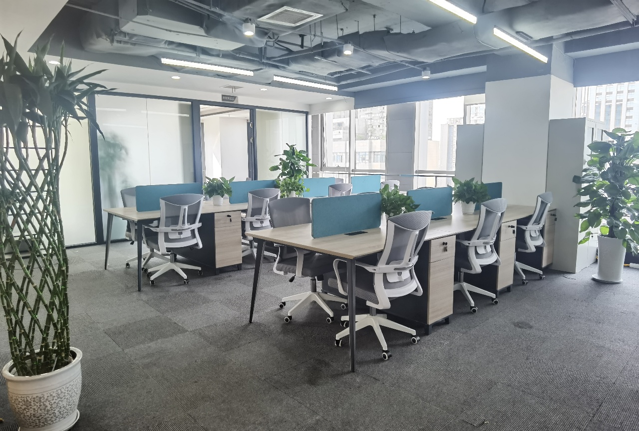 春熙路甲级写字楼 209平方 4隔间24工位 户型方正 精装带家具 时代广场