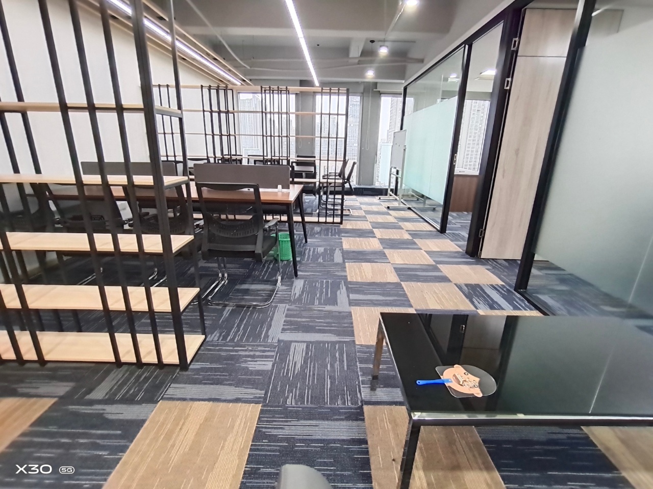 牛王庙地铁口 127平方2隔间12工位 户型方正 拎包入住 商会大厦