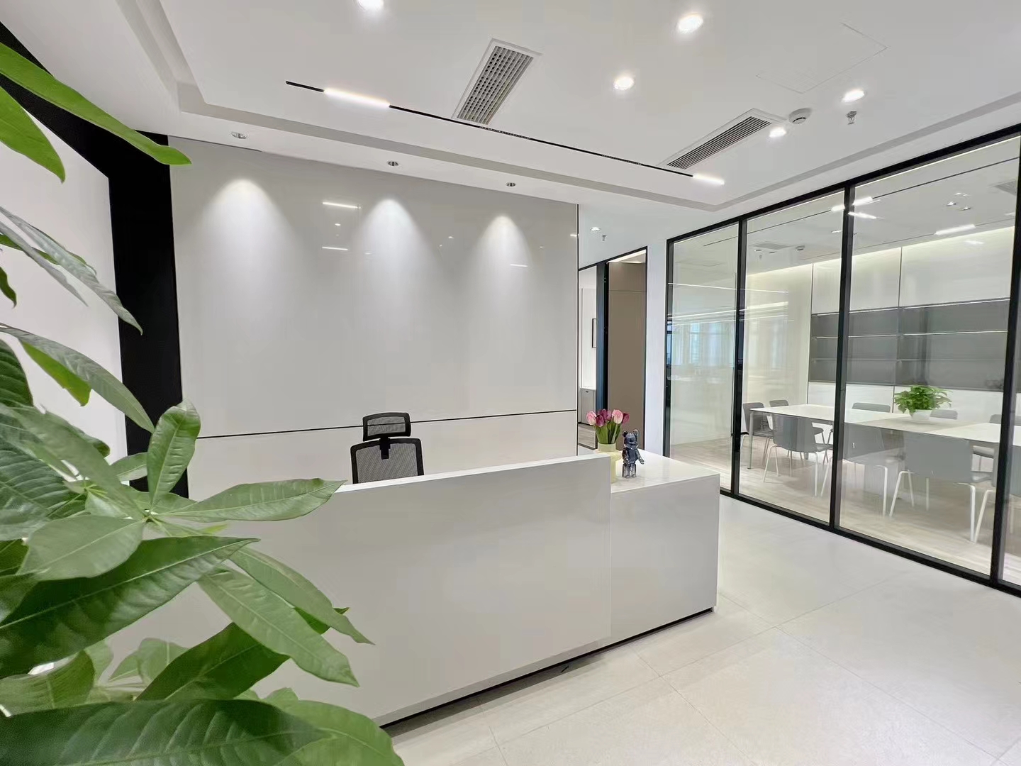 天府三街无加时费楼盘 6隔间70工位  报价含物业费 拎包入住 省事省心 高新区天合凯旋广场写字楼出租