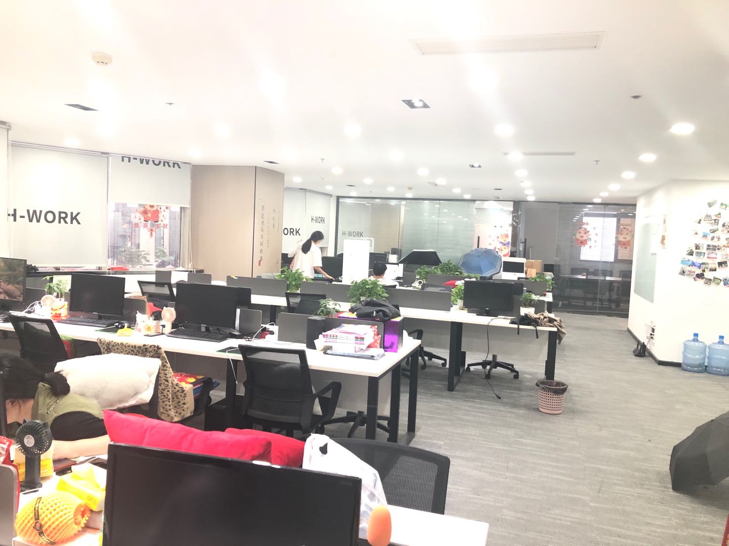 性价比高友谊广场精装带家具5隔间40工位|锦江区写字楼|锦江区办公室|租小团