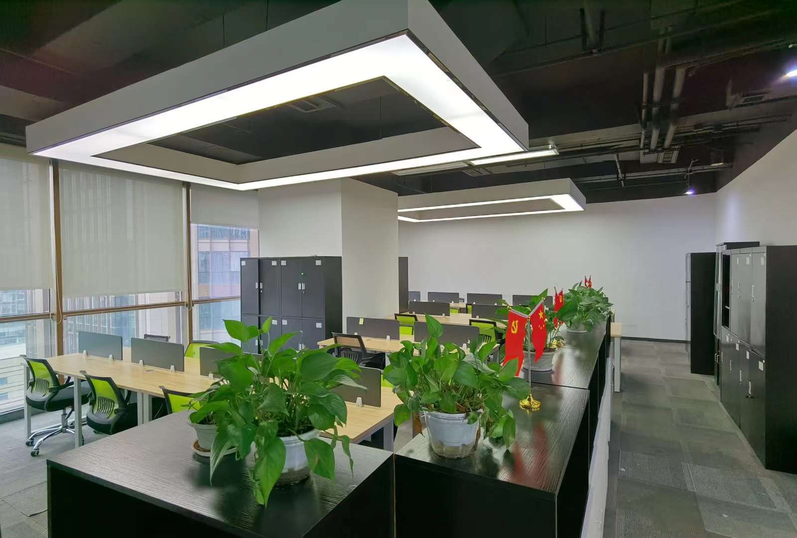 世纪城地铁口 成熟商圈 东方希望天祥广场 精装带家具 户型方正 采光通透