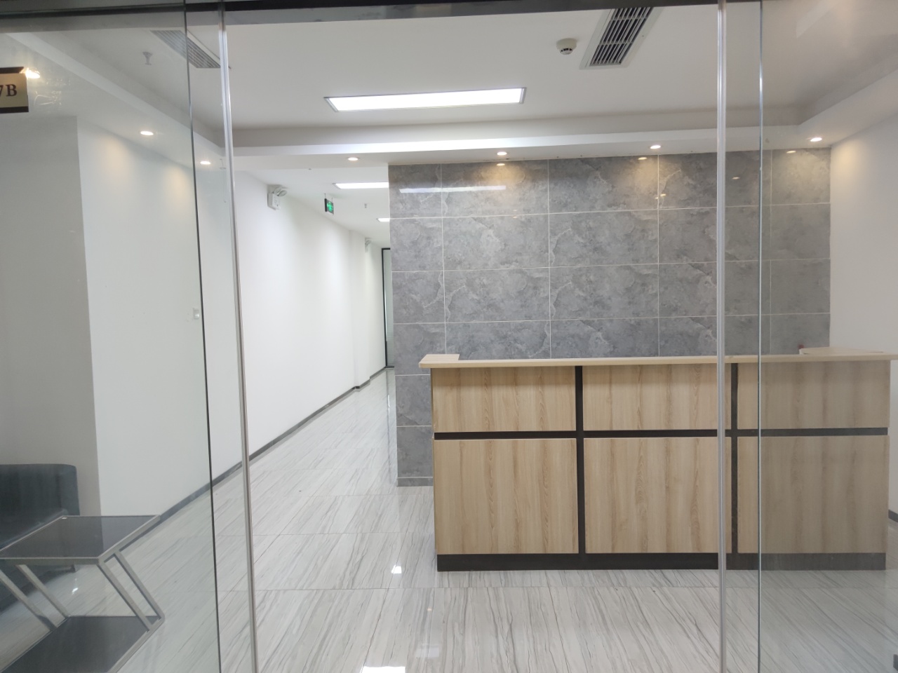 环球中心艺术精装4隔间30工位高区视野带家具房东特价直租
