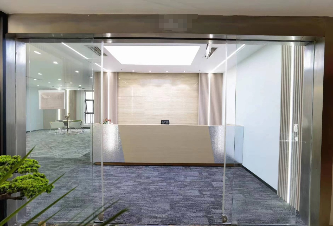 天府三街大面积 8隔间88工位接待区 工位多 报价含物业  精装带家具 装修巴适天合凯旋广场