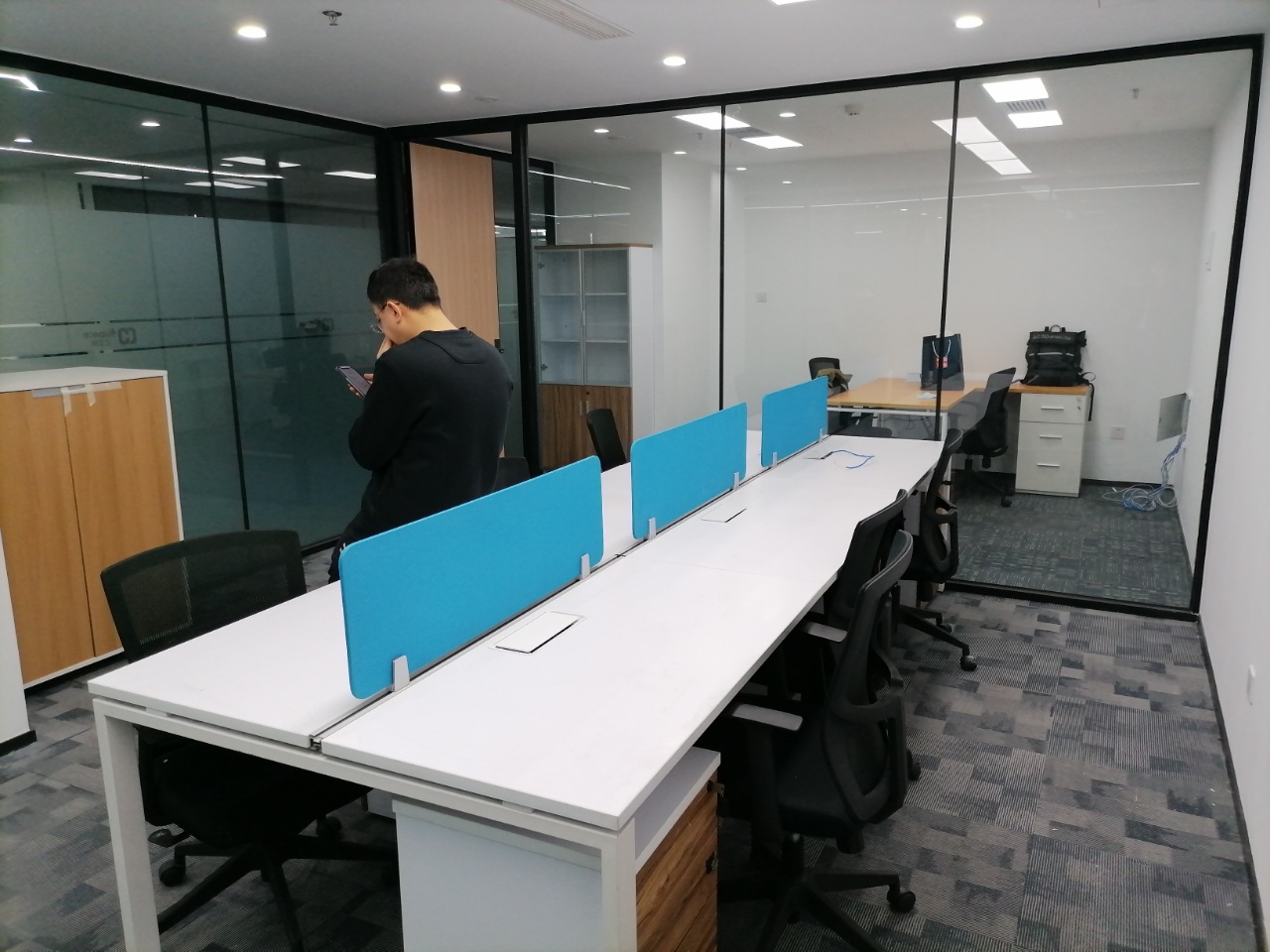 锦江区金石路地铁口汇融广场精装小面积办公室 创业首首选 性价比超高 含物业