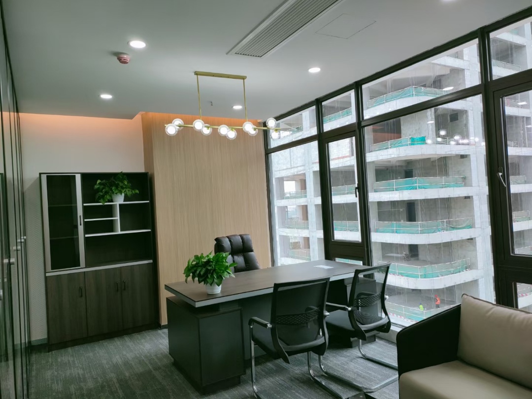 龙光世纪中心 现代精装带家具 4隔间25工位 无空调加时费|成华区写字楼|成华区办公室|租小团
