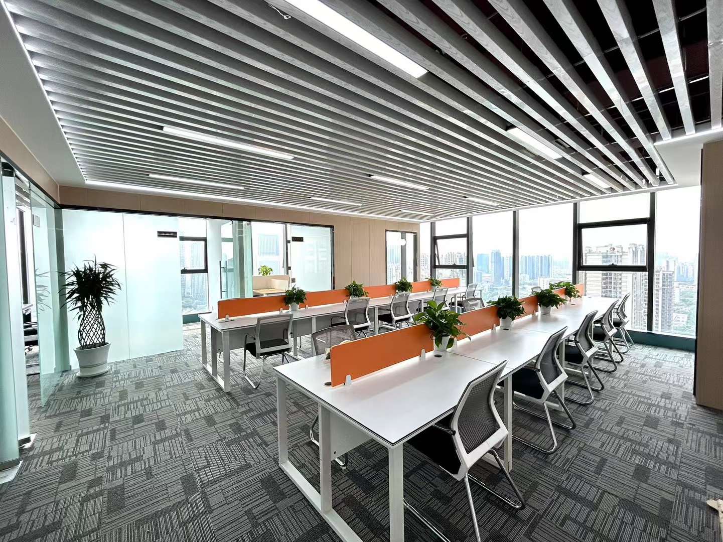 建设北路甲级写字楼 162平 4隔间20工位  双面采光 精装带家具 拎包入住钻石广场 成都成华区写字楼出租