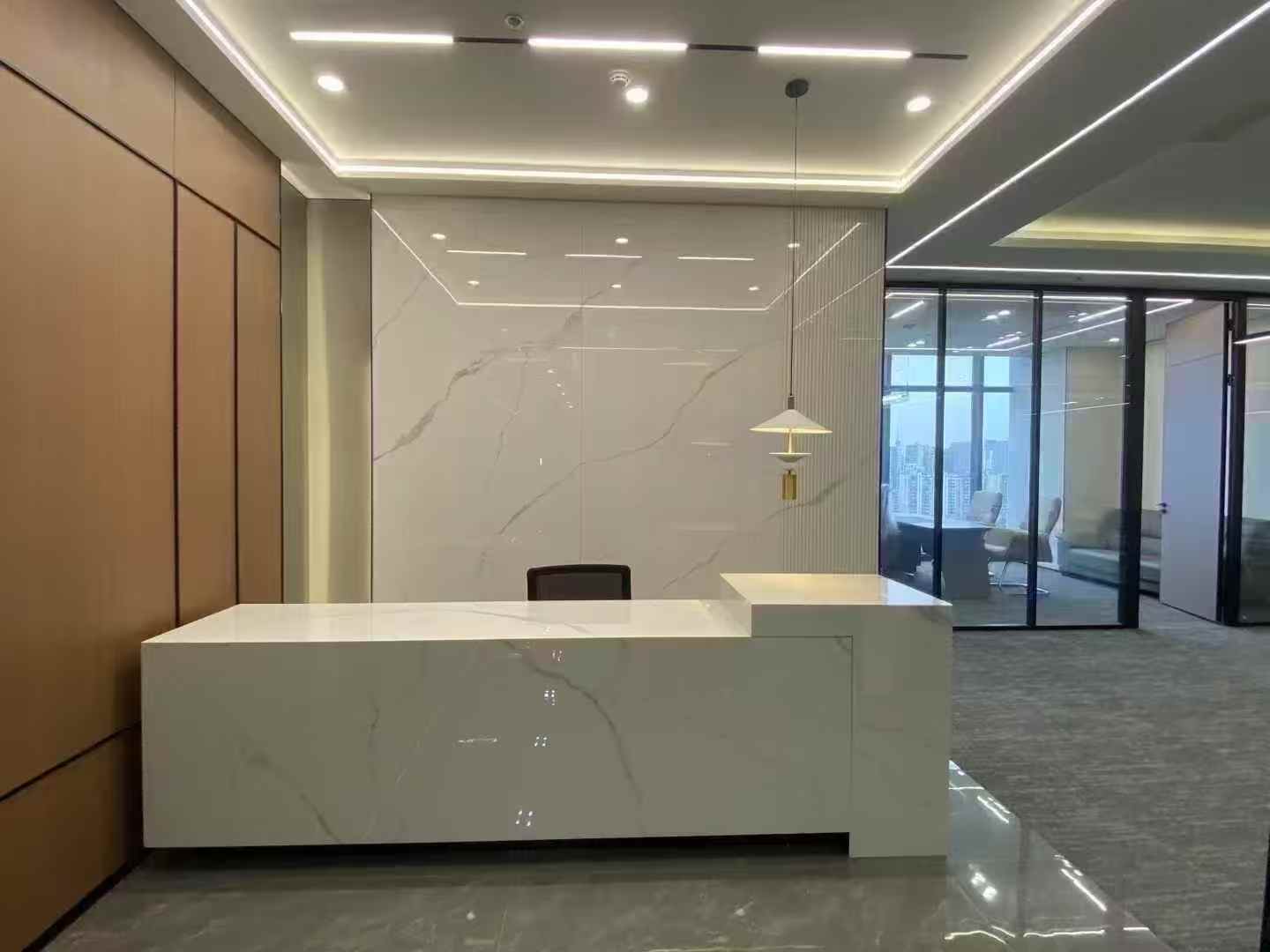 成华区8号线十里店地铁口 268平方 4隔间30工位 24小时空调 视野巴适 龙腾广场办公室出租|成华区写字楼|成华区办公室|租小团