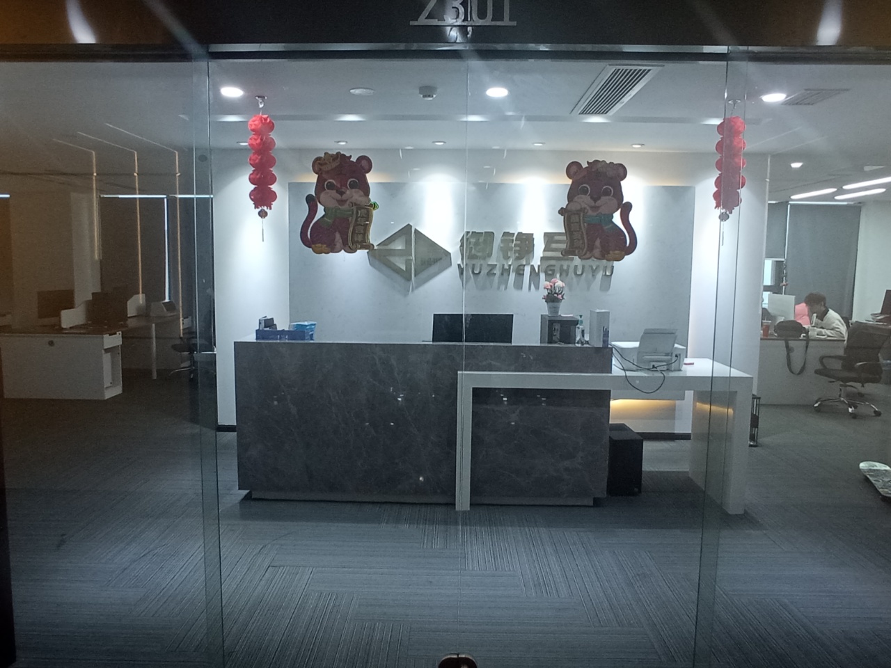 6号线金石路地铁口 隔间工位多 直播现房 788平 拎包入住