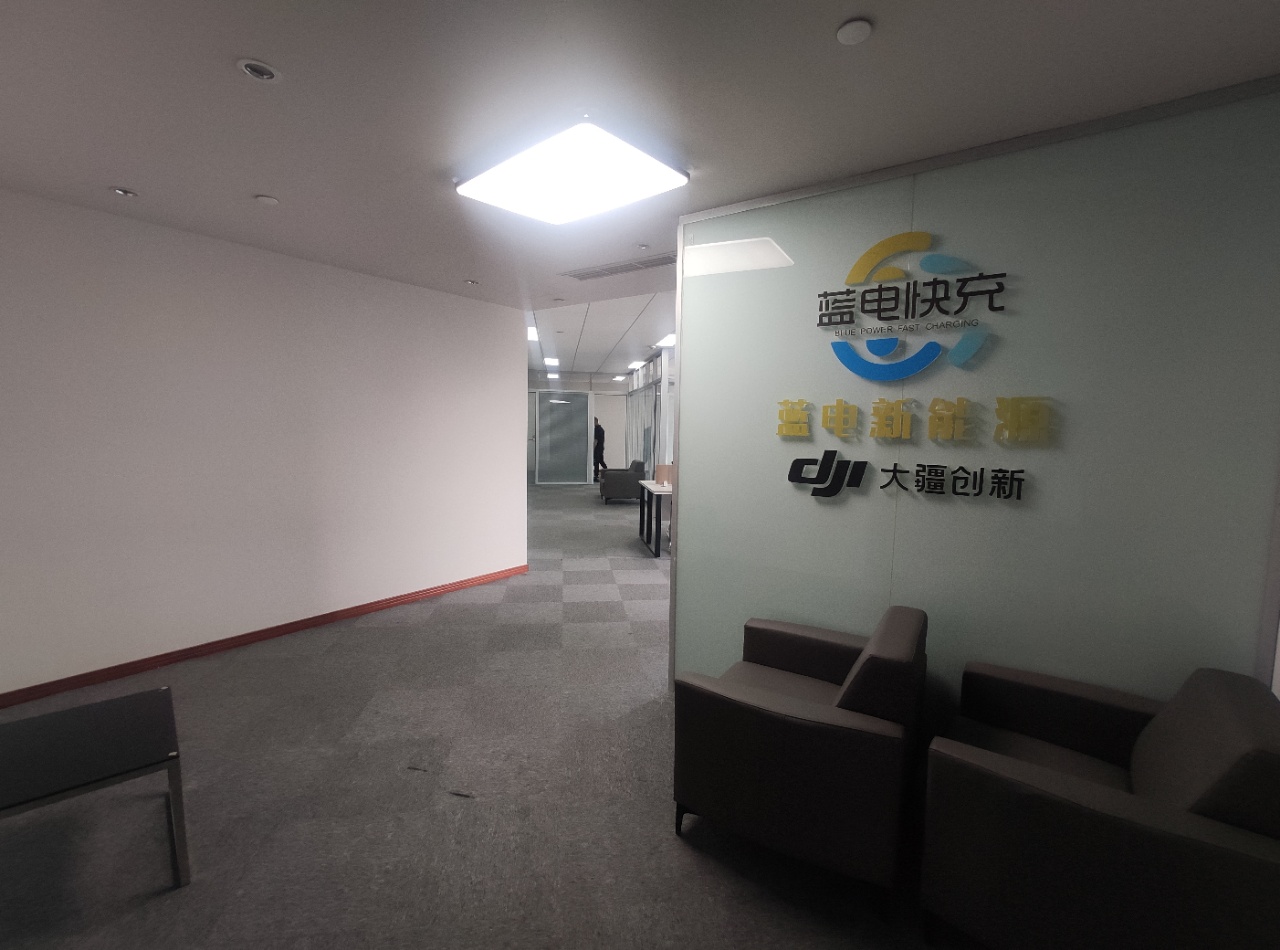 高新区天府三街希顿国际广场精装200平办公室 特价出租