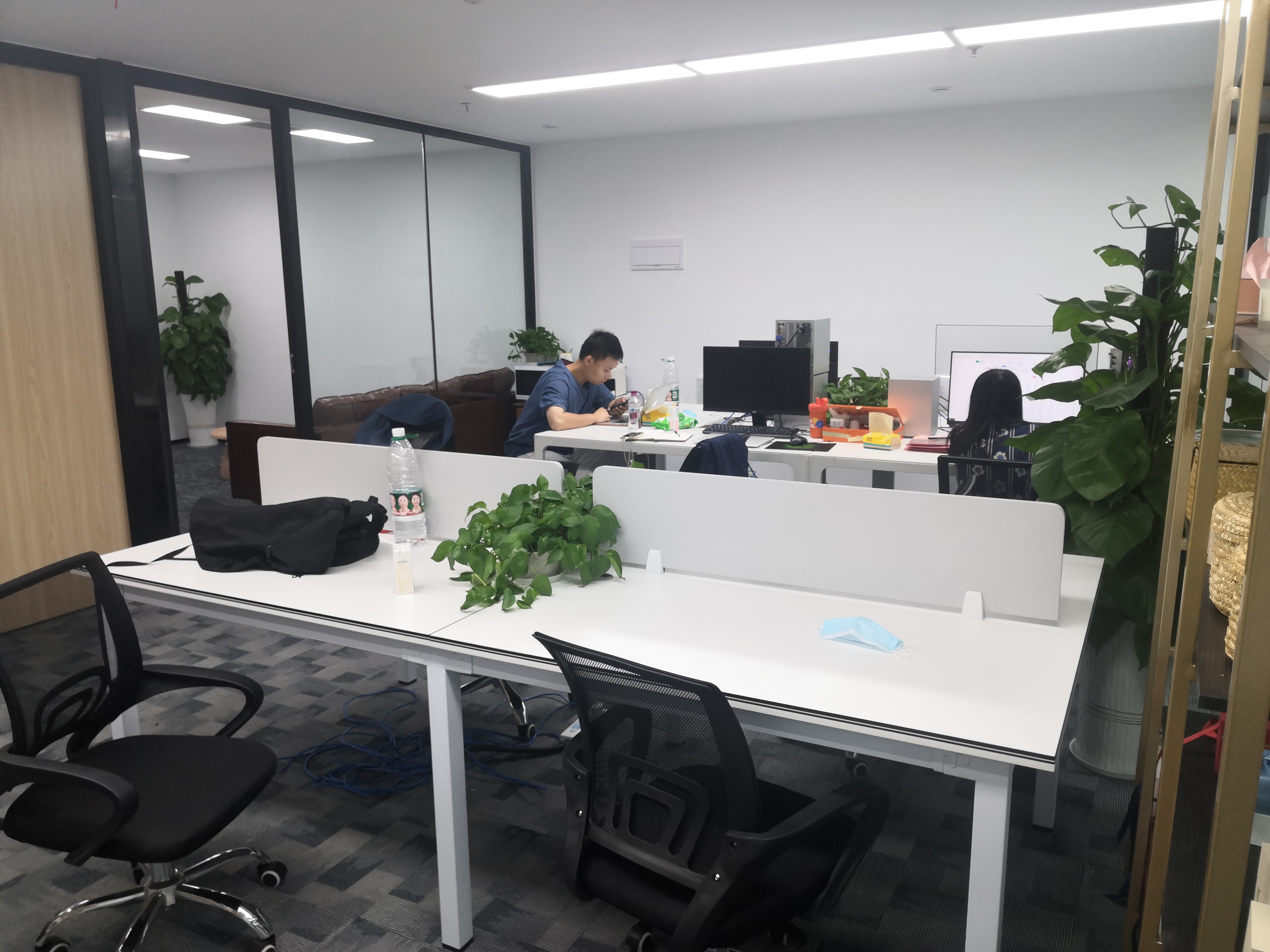 锦江区汇融广场99.9平精装办公室带家具出租|锦江区写字楼|锦江区办公室|租小团