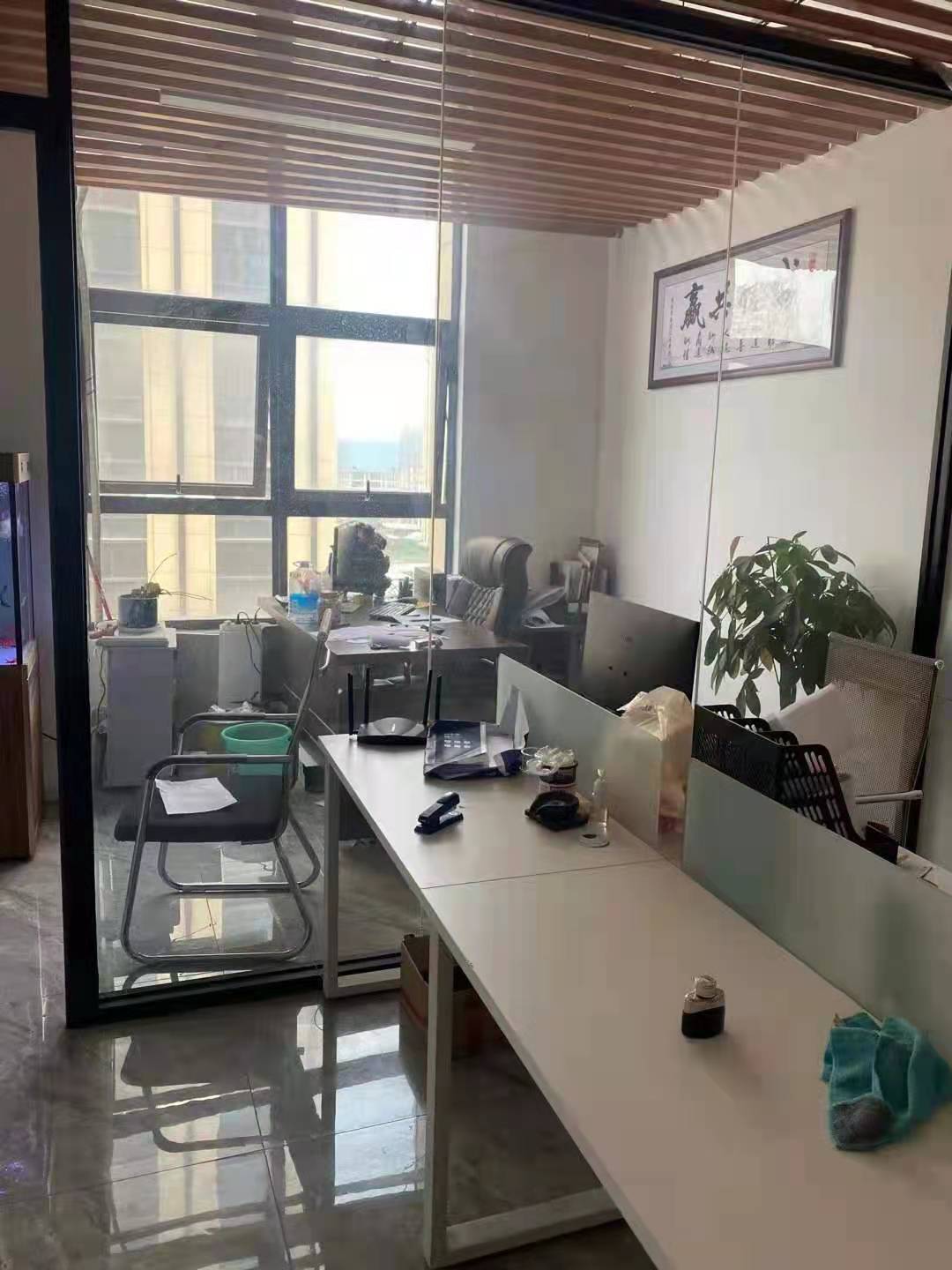 台州商人大厦38平米创业过度房型！有隔间！