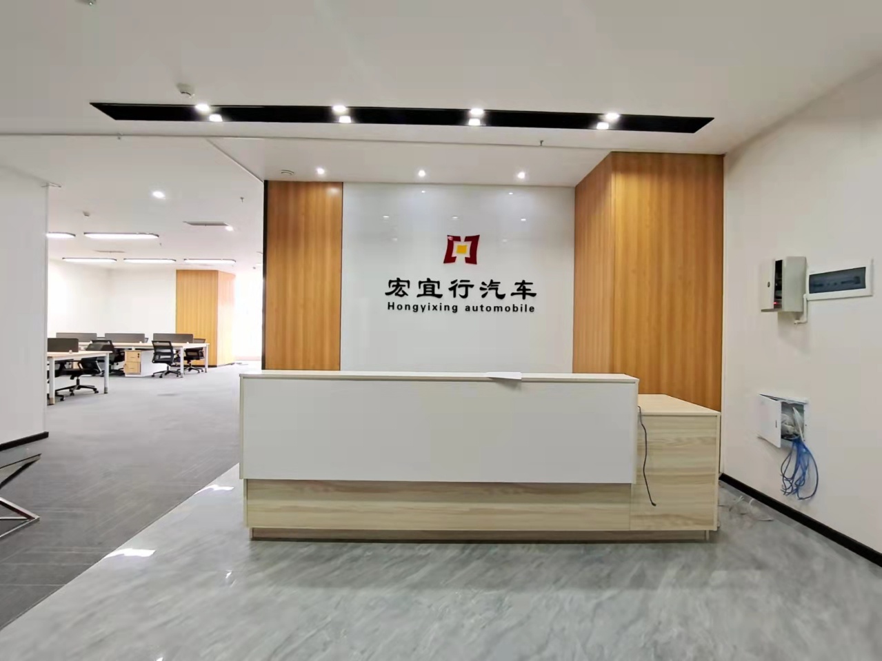 成华区龙潭市呈祥国际大厦精装295平办公室 全新装修带家具 户型方正 采光好
