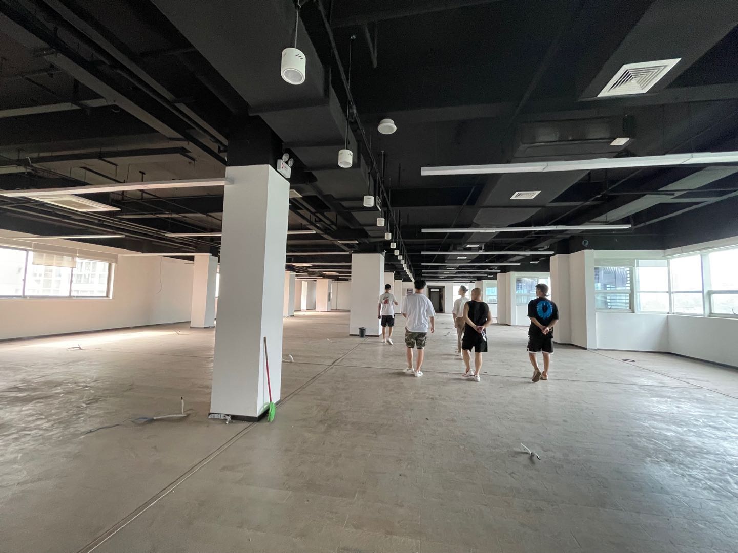 火车南站地铁口丨博达四维中心2036.37平 5层空间丨业态不限