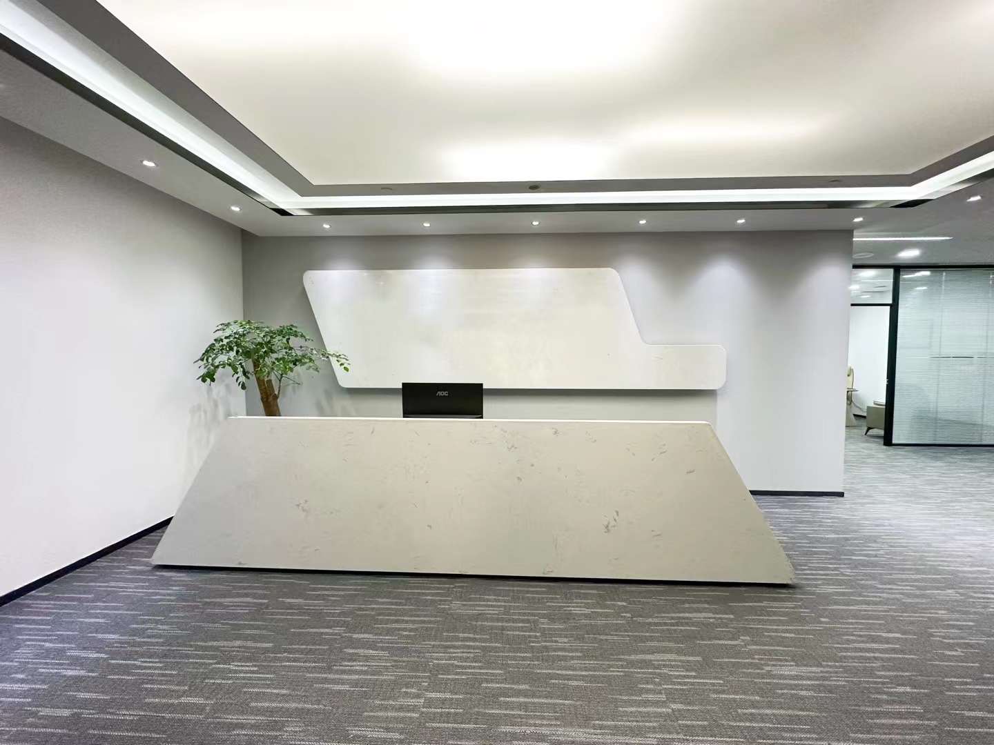 金融城地铁口超甲楼盘  7隔间18+工位 电梯口 隔间大 精装带家具 拎包入住 中国华商金融中心 成都写字楼出租