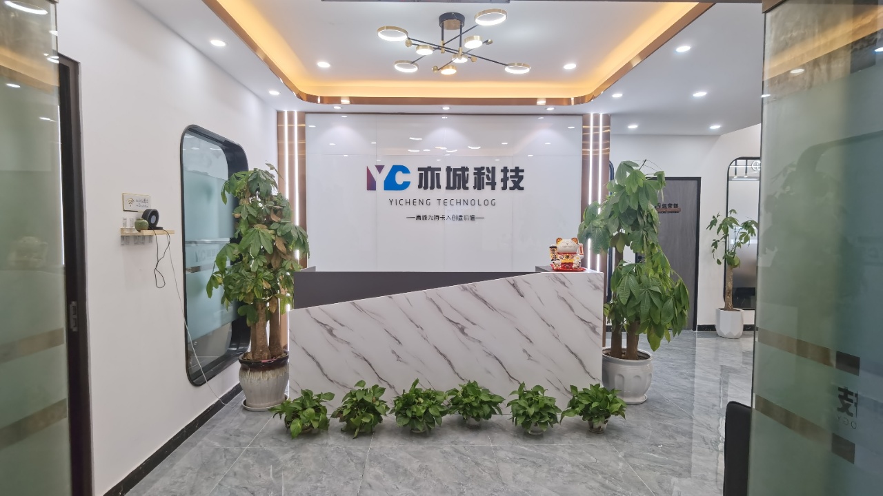 龙湖北城天街5隔间40工位艺术装修带家具低公摊无加时费近地铁商住楼采光通透双开玻璃门大气前台