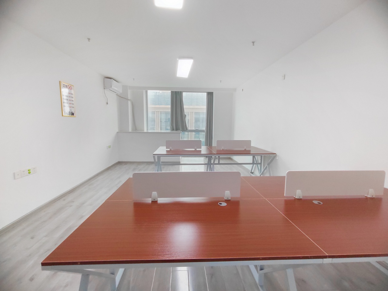 雄川金融中心开间加4-8工位艺术精装小户型高区采光房东直租可小刀