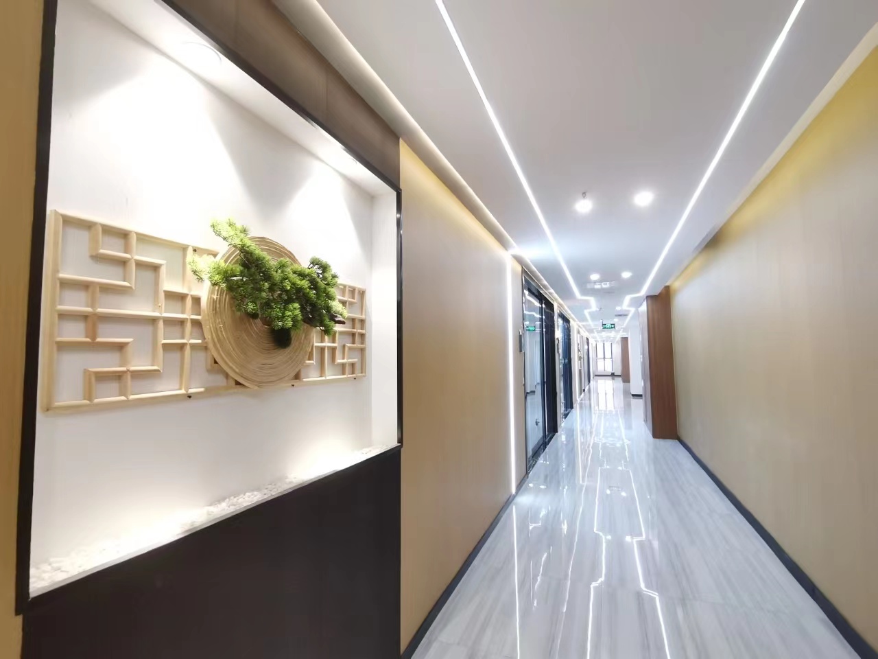卡斯摩凤凰国际广场 精装小户型甩租 无加班费 低成本运营|高新区写字楼|高新区办公室|租小团
