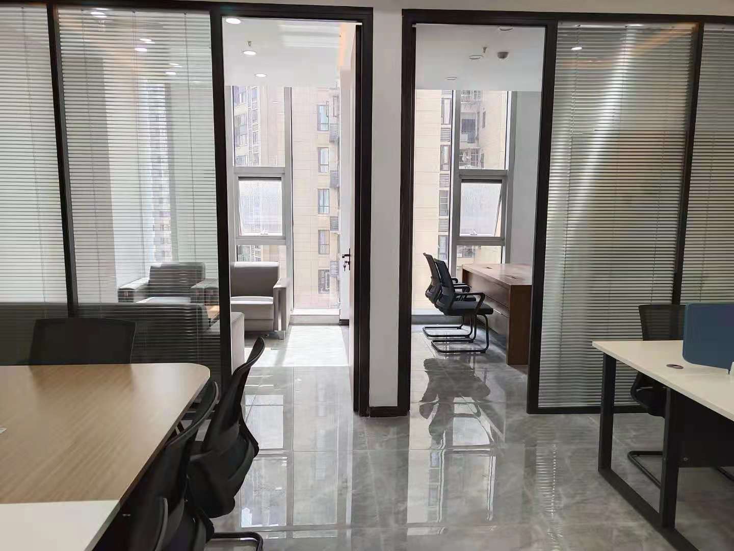 泛悦城市广场-双隔间多功能办公室，性价比高