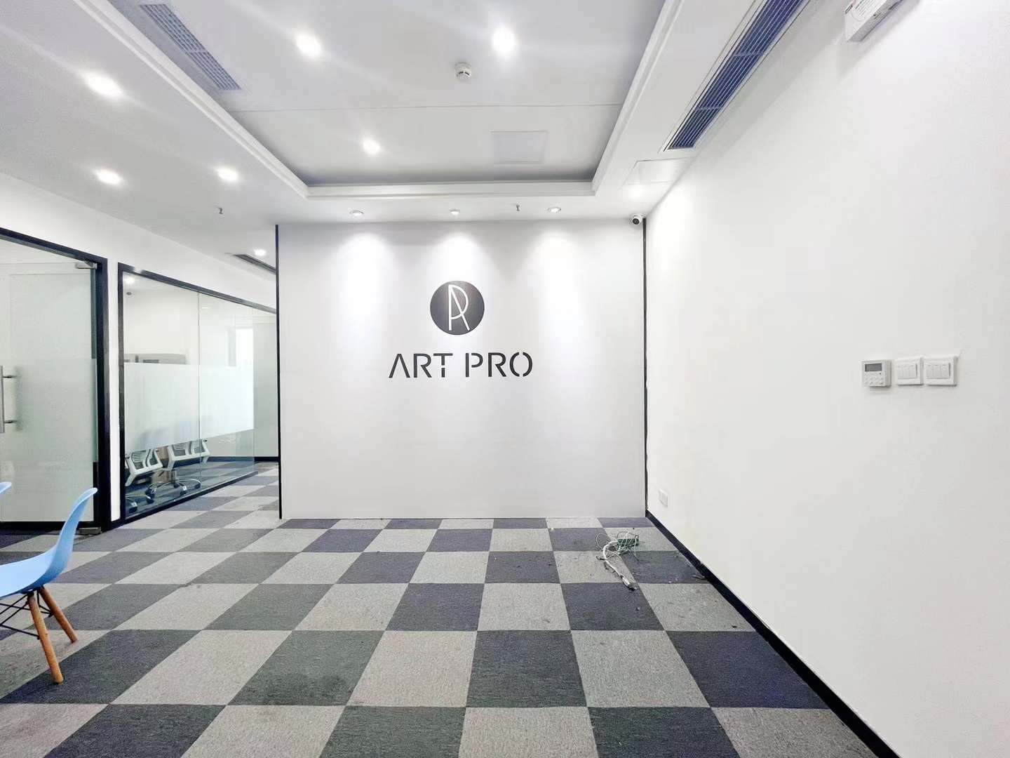 1号线高新地铁 2+18工位 近地铁 利用率高 产权面积 户型方正 拎包入住 晶科一号