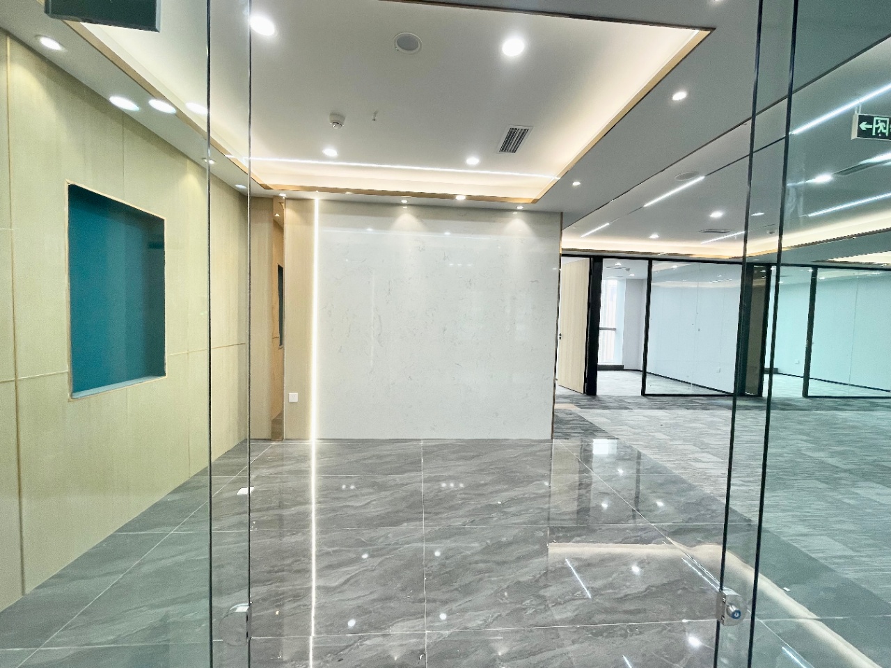 高新区南延线天目中心写字楼出租207平精装带家具4隔间14工位地铁口现房无加时费精致小面积|高新区写字楼|高新区办公室|租小团